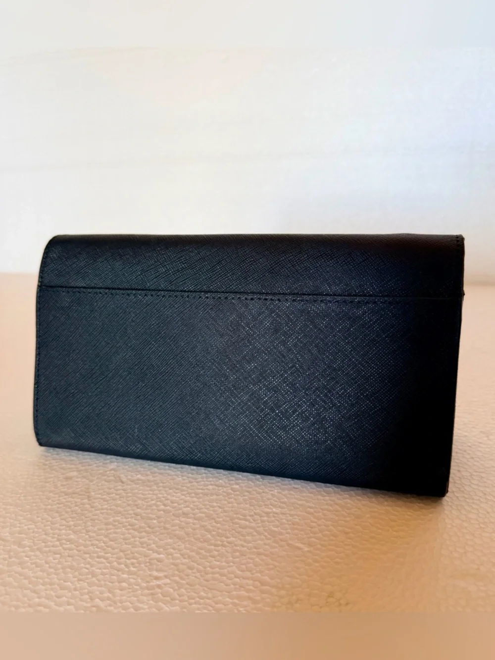 Kate Spade Kirk Park Saffiano Veronique Bow Clutch Wallet Black Beige. - Picture 4 of 6